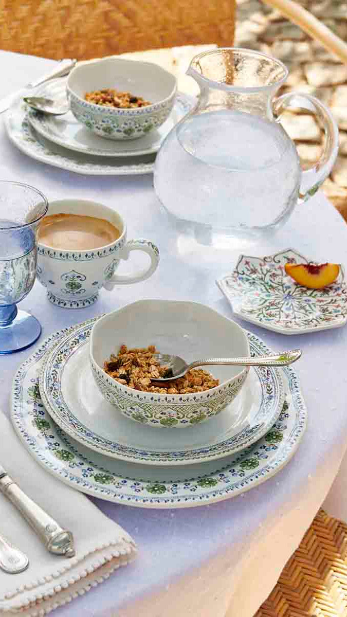 Villa Seville Place Setting